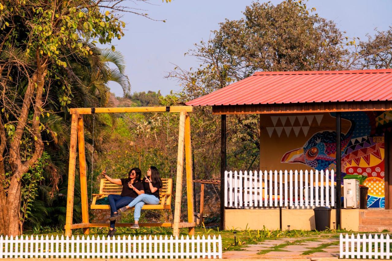 Zostel Plus Lonavala Exterior foto